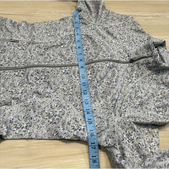 Lululemon Forme Jacket Luon Grey Taupe Speckled Animal Print W4B79S Size 6 / S - Picture 12 of 15